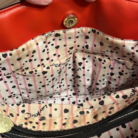 Betsy Johnson Kitty Cat quilted black & red vegan leather crossbody purse - Picture 7 of 16